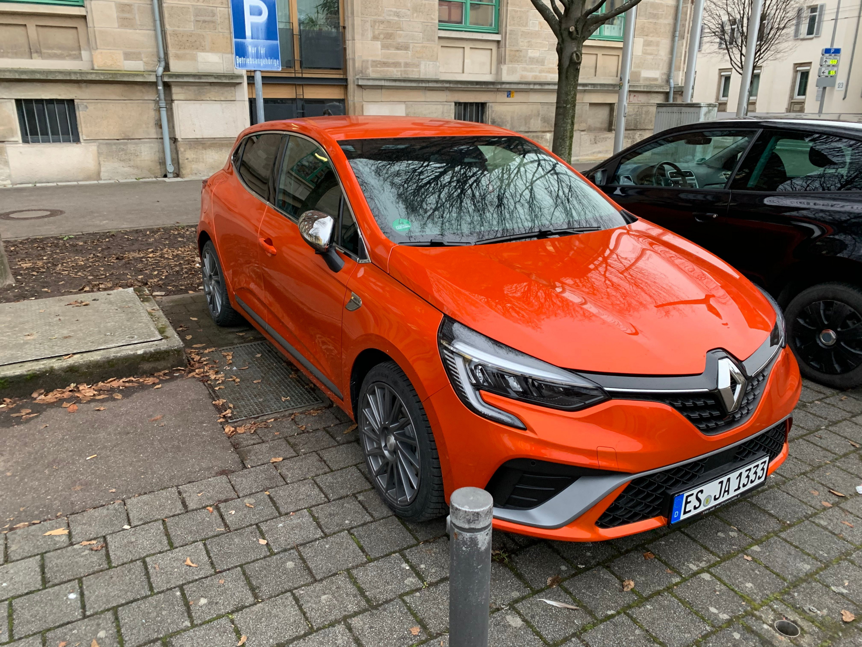 https://www.clio5-forum.de/gallery/raw-image/149-renault-clio-5-rs-line-mit-seitenspiegel-aus-chrome/?size=large